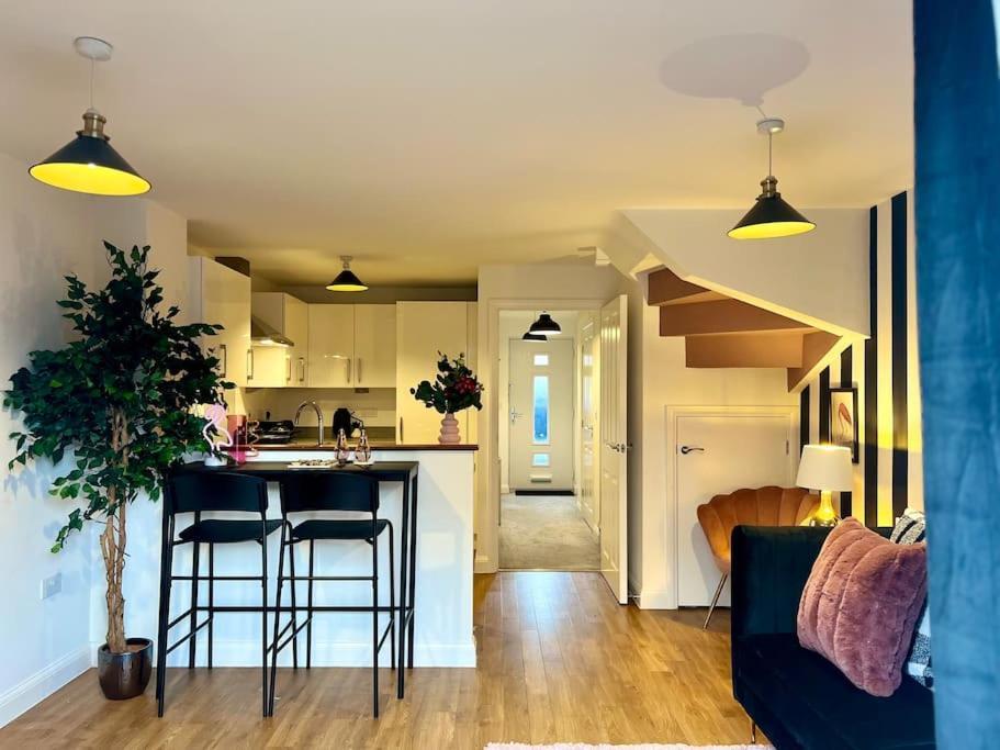 Lotus Haus - Wellington Homes - With Off Road Parking เบอร์มิงแฮม ภายนอก รูปภาพ
